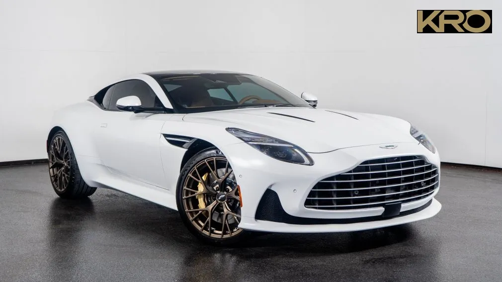 Aston Martin DB12 2025